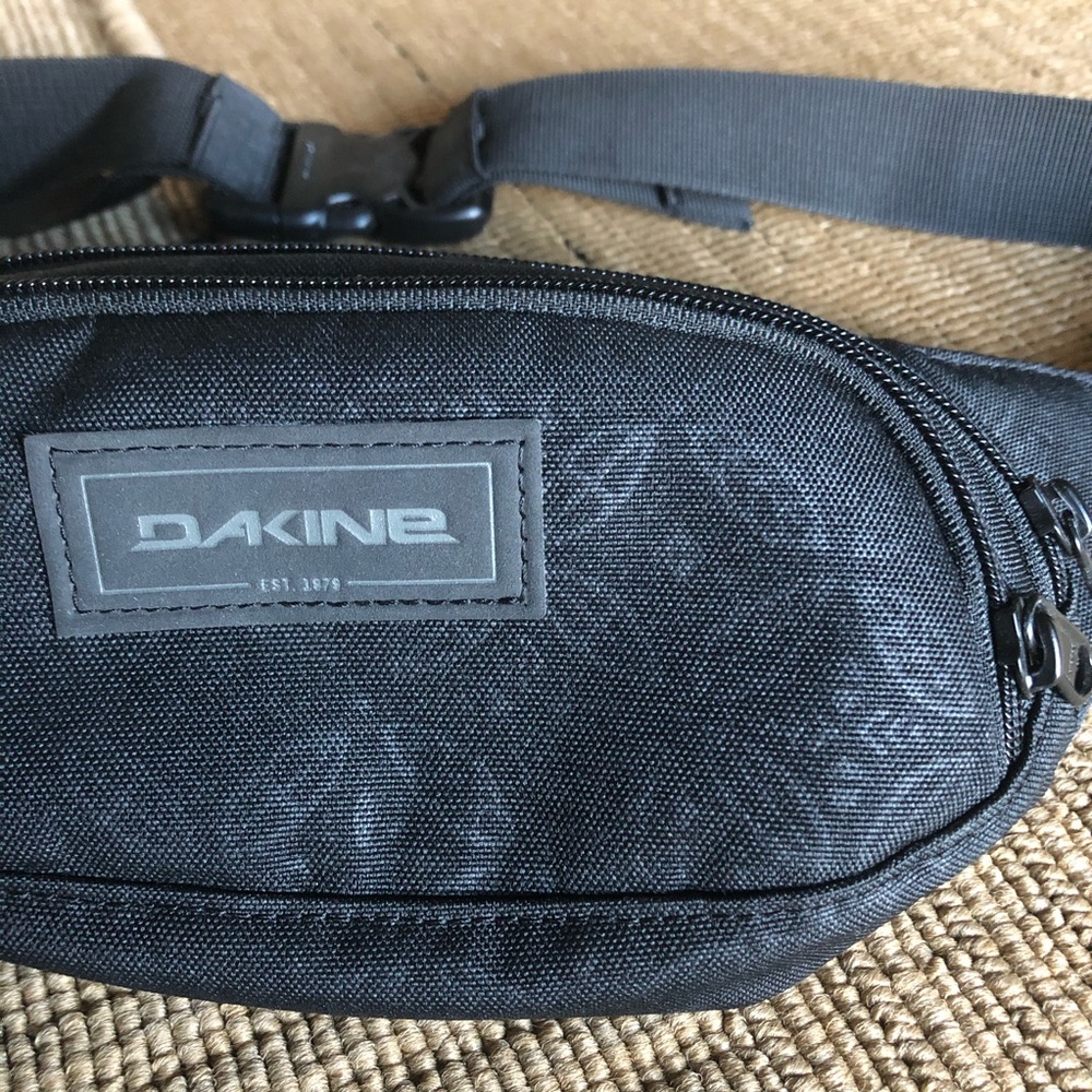 Dakine bag